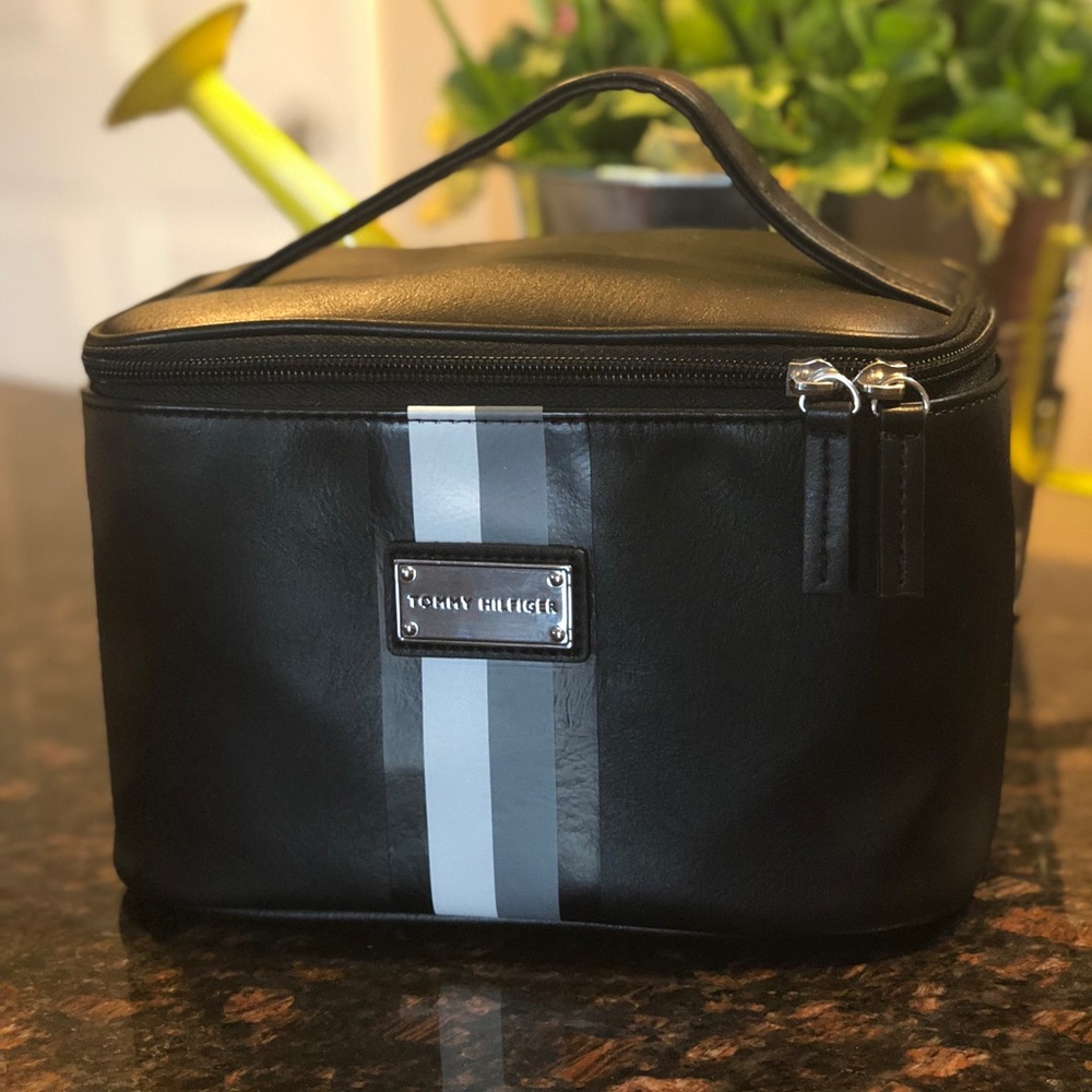 Tommy Hilfiger Cosmetic Case